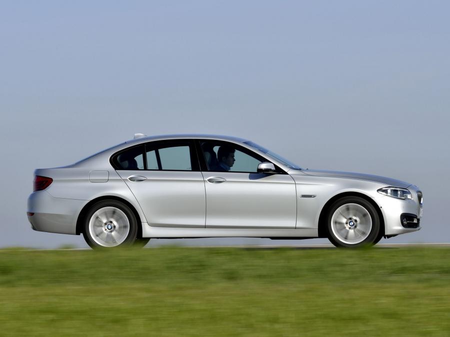  BMW 518d Sedan 2013 года  (фото 7 из 15)